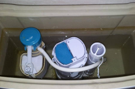 茅厕马桶水箱漏水怎么办理方法2