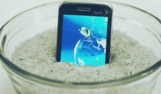 手机进水泡大米靠谱吗