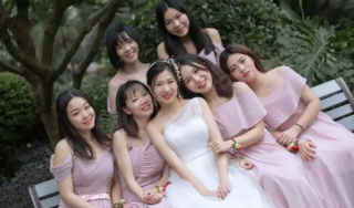 伴娘必须是未婚的人才能当吗