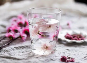 <b>桃花茶过期了还能喝吗</b>